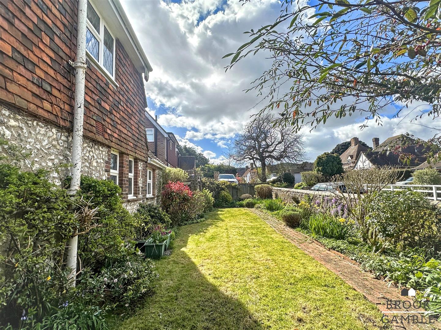 2 Bedroom House. Church Street in Eastbourne,  36